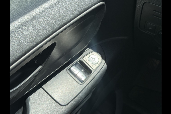 Mercedes-Benz Vito 114 1.9 CDI Automaat L2H1 LED Climate Control Cruise Control Carplay Licht metalen Velgen