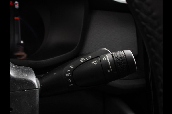 Polestar 2 Standard Range Single Motor 69 kWh DEMO ! 360* Camera Dab Led Verwarmde voorstoelen Navigatie Apple Carplay/Android Auto Climate Control Parkeer sensoren Panoramadak Keyless Stuurverwarming