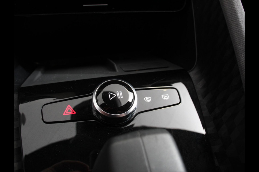 Polestar 2 Standard Range Single Motor 69 kWh DEMO ! 360* Camera Dab Led Verwarmde voorstoelen Navigatie Apple Carplay/Android Auto Climate Control Parkeer sensoren Panoramadak Keyless Stuurverwarming