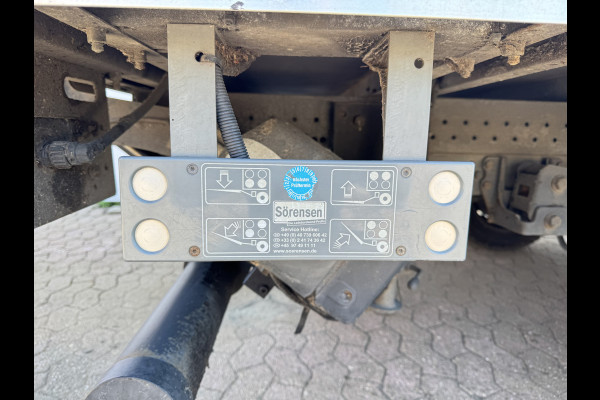 Iveco Daily 35C16 2.3 Automaat Bakwagen Laadklep Climate control Meubelbak Koffer
