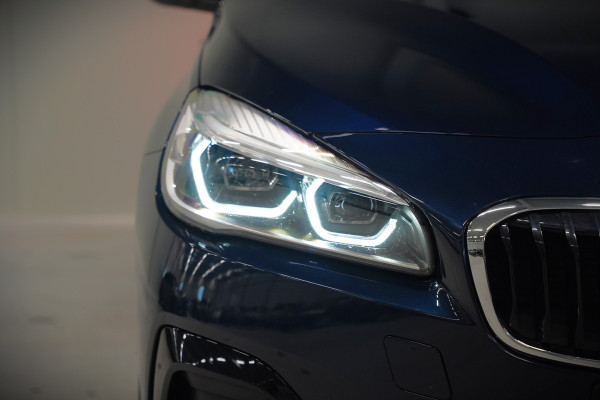 BMW 2 Serie Active Tourer 225xe iPerformance eDrive Edition | Stoelverwarming | Head-Up Display | Cruise Control | Parkeersensoren | Ambiance Verlichting | LED | Navigatie | Keyless | Leer | SOH 87%
