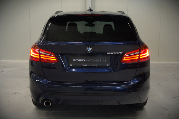 BMW 2 Serie Active Tourer 225xe iPerformance eDrive Edition | Stoelverwarming | Head-Up Display | Cruise Control | Parkeersensoren | Ambiance Verlichting | LED | Navigatie | Keyless | Leer | SOH 87%