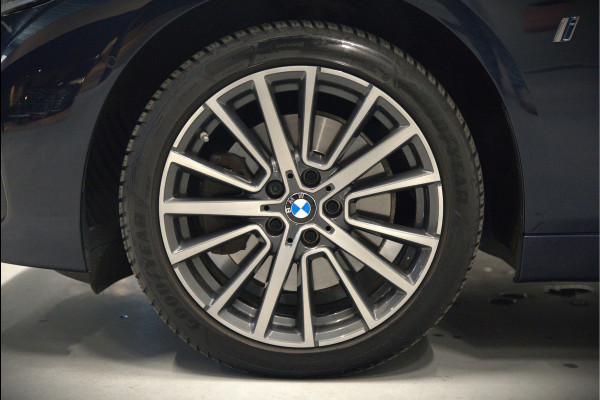 BMW 2 Serie Active Tourer 225xe iPerformance eDrive Edition | Stoelverwarming | Head-Up Display | Cruise Control | Parkeersensoren | Ambiance Verlichting | LED | Navigatie | Keyless | Leer | SOH 87%