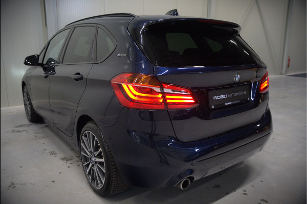 BMW 2 Serie Active Tourer 225xe iPerformance eDrive Edition | Stoelverwarming | Head-Up Display | Cruise Control | Parkeersensoren | Ambiance Verlichting | LED | Navigatie | Keyless | Leer | SOH 87%