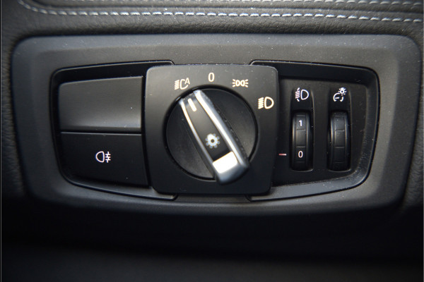 BMW 2 Serie Active Tourer 225xe iPerformance eDrive Edition | Stoelverwarming | Head-Up Display | Cruise Control | Parkeersensoren | Ambiance Verlichting | LED | Navigatie | Keyless | Leer | SOH 87%