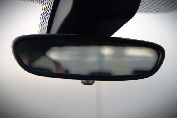 BMW 2 Serie Active Tourer 225xe iPerformance eDrive Edition | Stoelverwarming | Head-Up Display | Cruise Control | Parkeersensoren | Ambiance Verlichting | LED | Navigatie | Keyless | Leer | SOH 87%