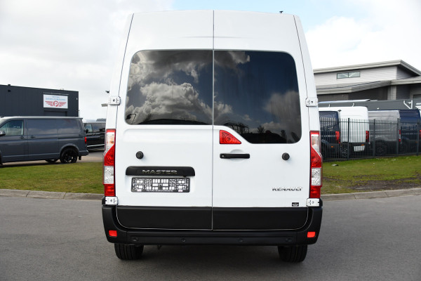 Renault Master T35 2.3 dCi 180 L2H2 DC PB Edition Camera, Cruise, Carplay, LED, 2 x Schuifdeur, Multimedia, 180pk, 6 zitplaatsen, Uniek!