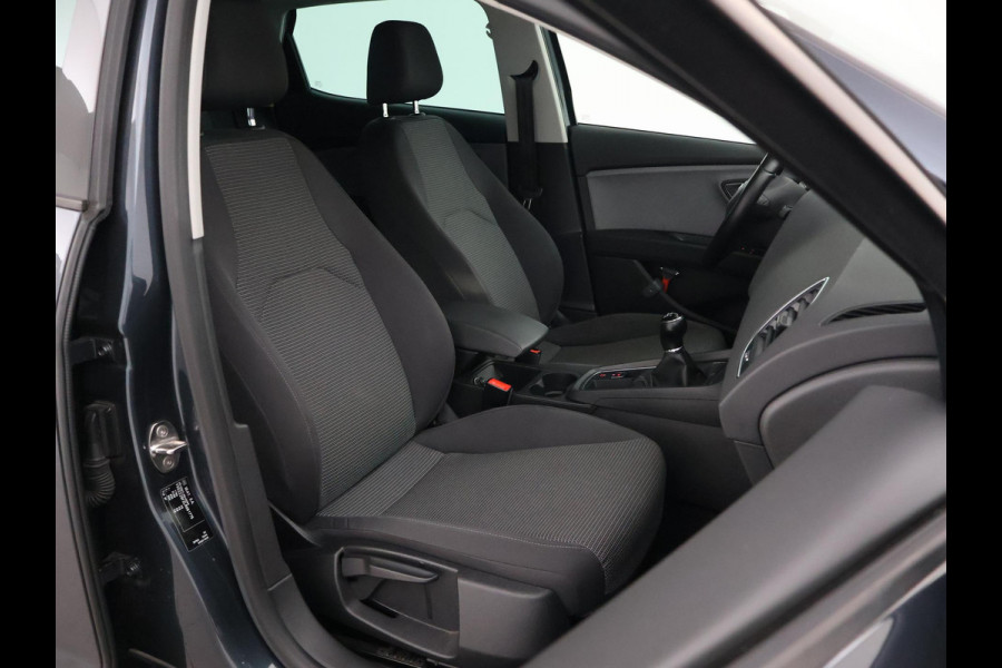 Seat Leon 1.5 TSI STYLE ULTIMATE EDITION+ TREKHAAK | CARPLAY | CAMERA | DAB | NAVIGATIE