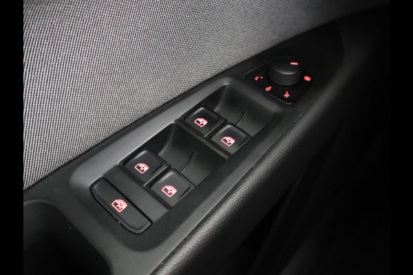 Seat Leon 1.5 TSI STYLE ULTIMATE EDITION+ TREKHAAK | CARPLAY | CAMERA | DAB | NAVIGATIE