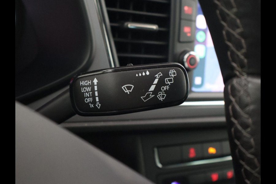 Seat Leon 1.5 TSI STYLE ULTIMATE EDITION+ TREKHAAK | CARPLAY | CAMERA | DAB | NAVIGATIE