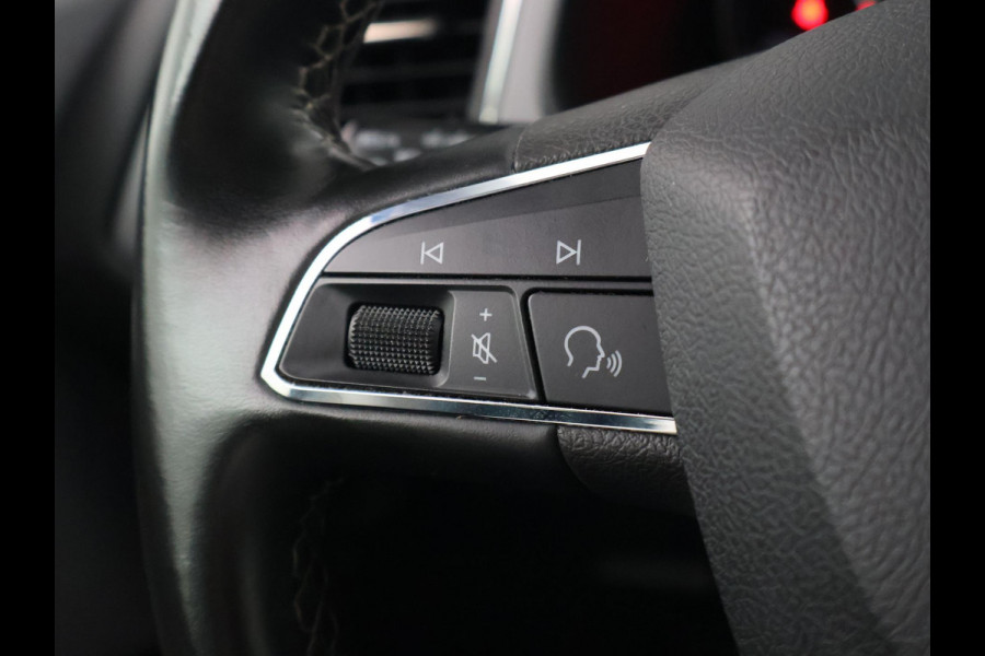 Seat Leon 1.5 TSI STYLE ULTIMATE EDITION+ TREKHAAK | CARPLAY | CAMERA | DAB | NAVIGATIE
