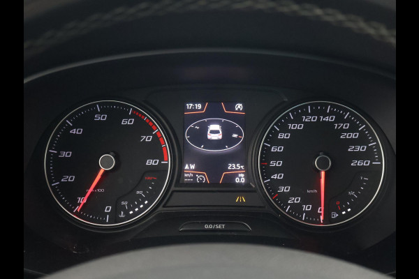Seat Leon 1.5 TSI STYLE ULTIMATE EDITION+ TREKHAAK | CARPLAY | CAMERA | DAB | NAVIGATIE