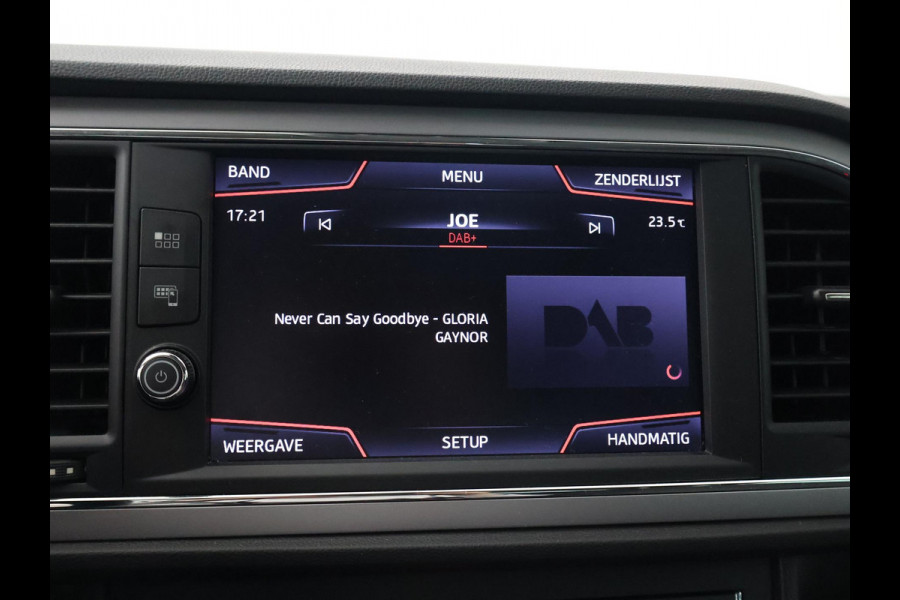 Seat Leon 1.5 TSI STYLE ULTIMATE EDITION+ TREKHAAK | CARPLAY | CAMERA | DAB | NAVIGATIE