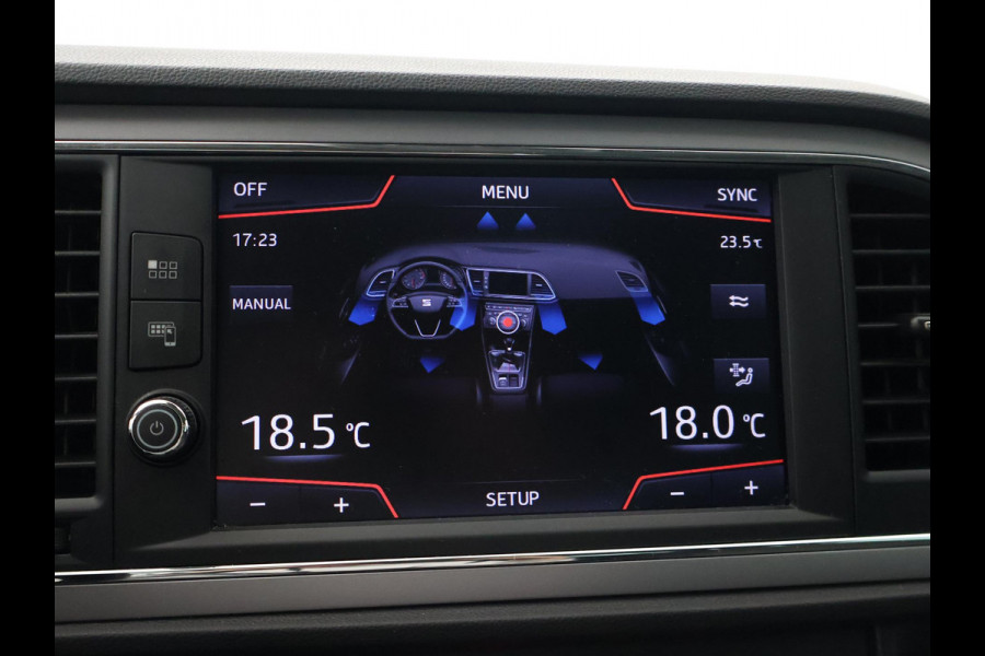 Seat Leon 1.5 TSI STYLE ULTIMATE EDITION+ TREKHAAK | CARPLAY | CAMERA | DAB | NAVIGATIE