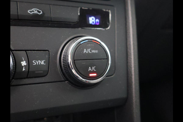 Seat Leon 1.5 TSI STYLE ULTIMATE EDITION+ TREKHAAK | CARPLAY | CAMERA | DAB | NAVIGATIE