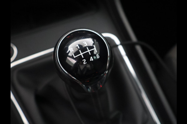 Seat Leon 1.5 TSI STYLE ULTIMATE EDITION+ TREKHAAK | CARPLAY | CAMERA | DAB | NAVIGATIE