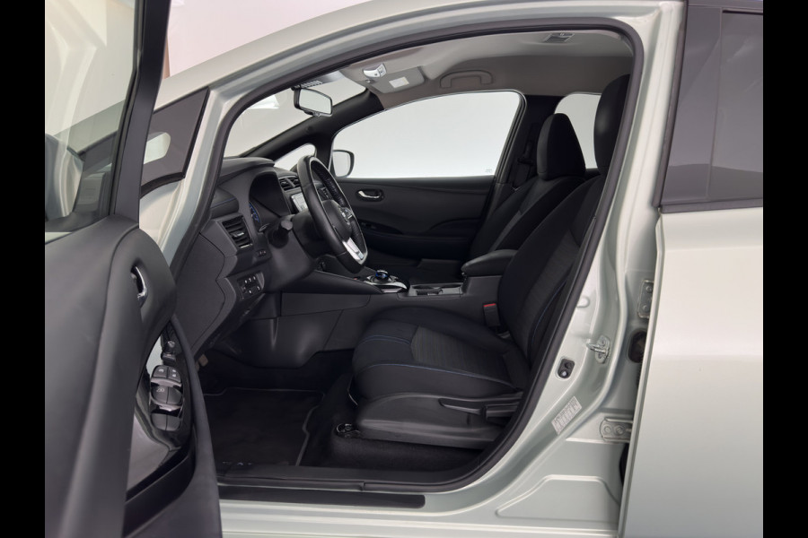 Nissan Leaf 2.ZERO EDITION 40 kWh Aut. *ADAPTIVE-CRUISE | NAVI-FULLMAP | DIGI-COCKPIT | TOP-VIEW | BLIND-SPOT | KEYLESS | DAB+ | LANE-ASSIST | HEATED-COMFORTSEATS | CARPLAY | ECC | PRIVACY-GLASS | PDC | 17"ALU*
