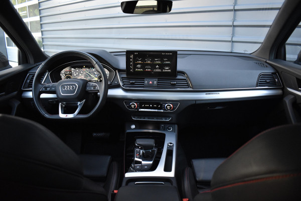 Audi Q5 50 TFSI e Competition | Panorama | 20'' Wielen | RS-Seats | Matrix | Sfeerverlichting | Camera | CarPlay |