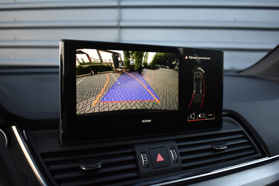 Audi Q5 50 TFSI e Competition | Panorama | 20'' Wielen | RS-Seats | Matrix | Sfeerverlichting | Camera | CarPlay |