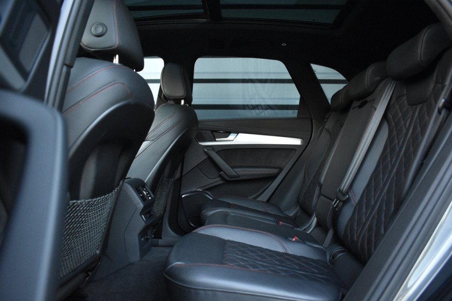 Audi Q5 50 TFSI e Competition | Panorama | 20'' Wielen | RS-Seats | Matrix | Sfeerverlichting | Camera | CarPlay |