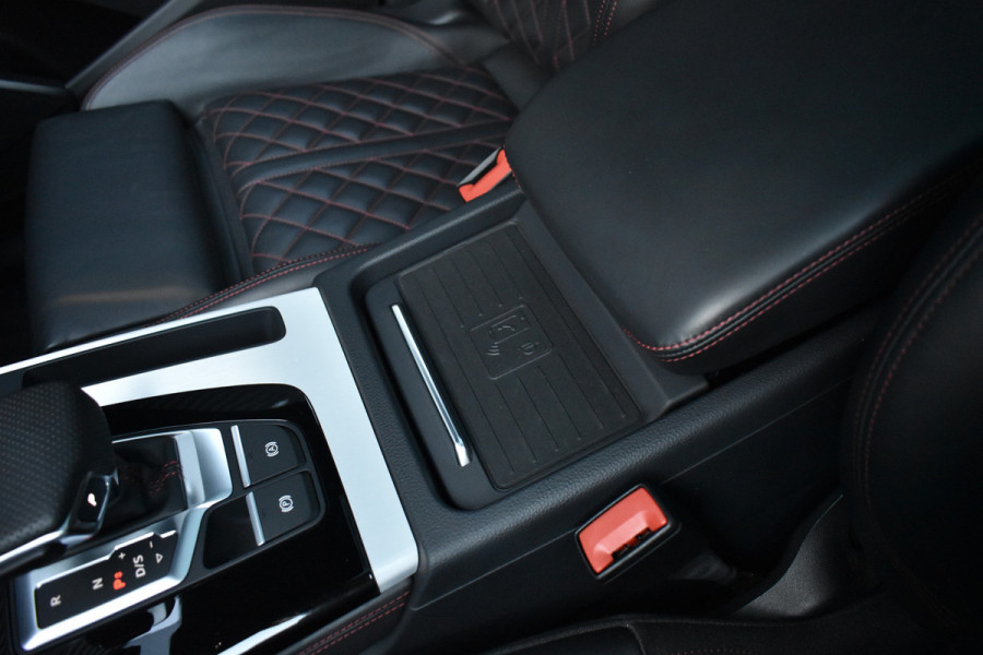 Audi Q5 50 TFSI e Competition | Panorama | 20'' Wielen | RS-Seats | Matrix | Sfeerverlichting | Camera | CarPlay |
