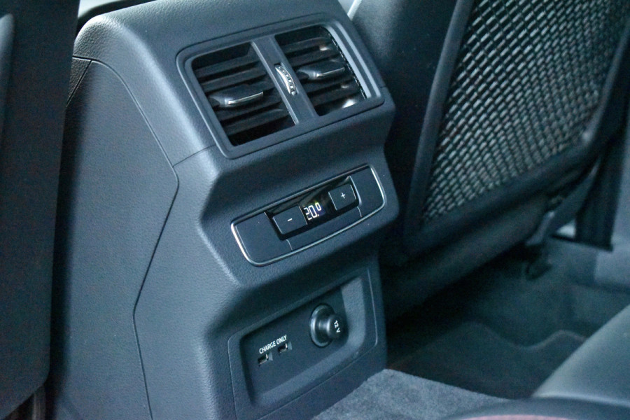 Audi Q5 50 TFSI e Competition | Panorama | 20'' Wielen | RS-Seats | Matrix | Sfeerverlichting | Camera | CarPlay |