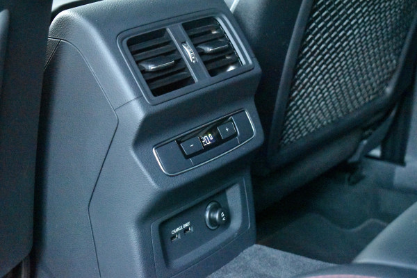 Audi Q5 50 TFSI e Competition | Panorama | 20'' Wielen | RS-Seats | Matrix | Sfeerverlichting | Camera | CarPlay |