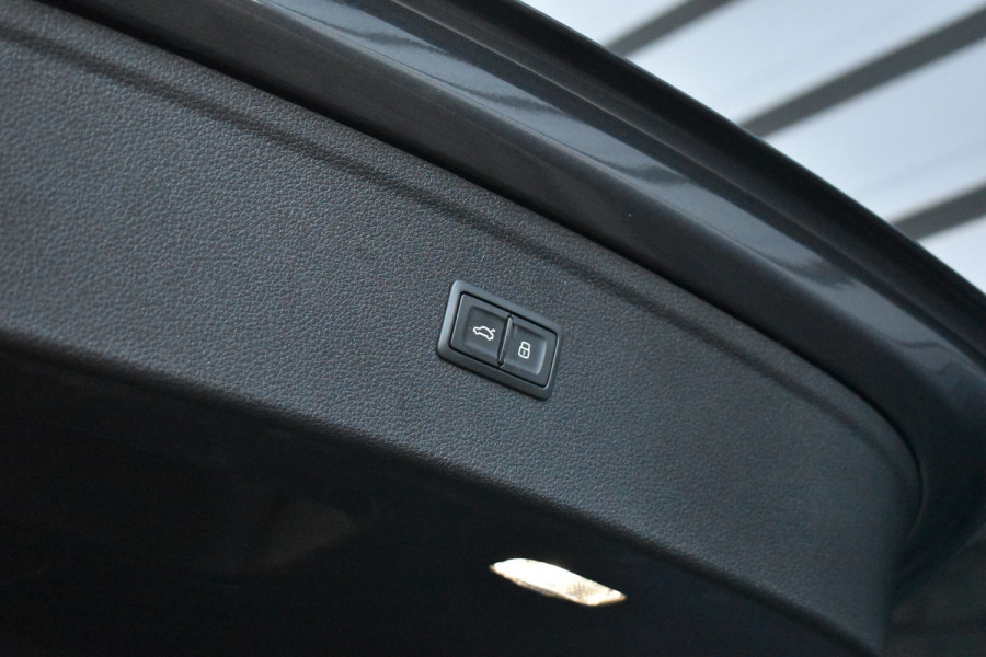 Audi Q5 50 TFSI e Competition | Panorama | 20'' Wielen | RS-Seats | Matrix | Sfeerverlichting | Camera | CarPlay |