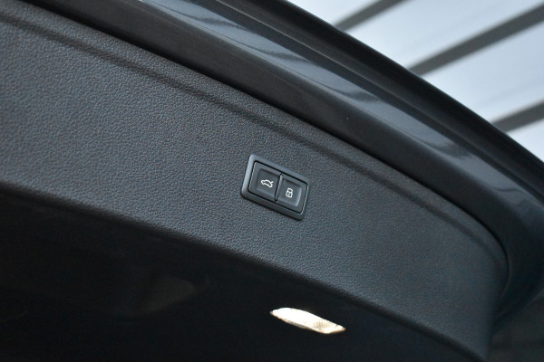 Audi Q5 50 TFSI e Competition | Panorama | 20'' Wielen | RS-Seats | Matrix | Sfeerverlichting | Camera | CarPlay |
