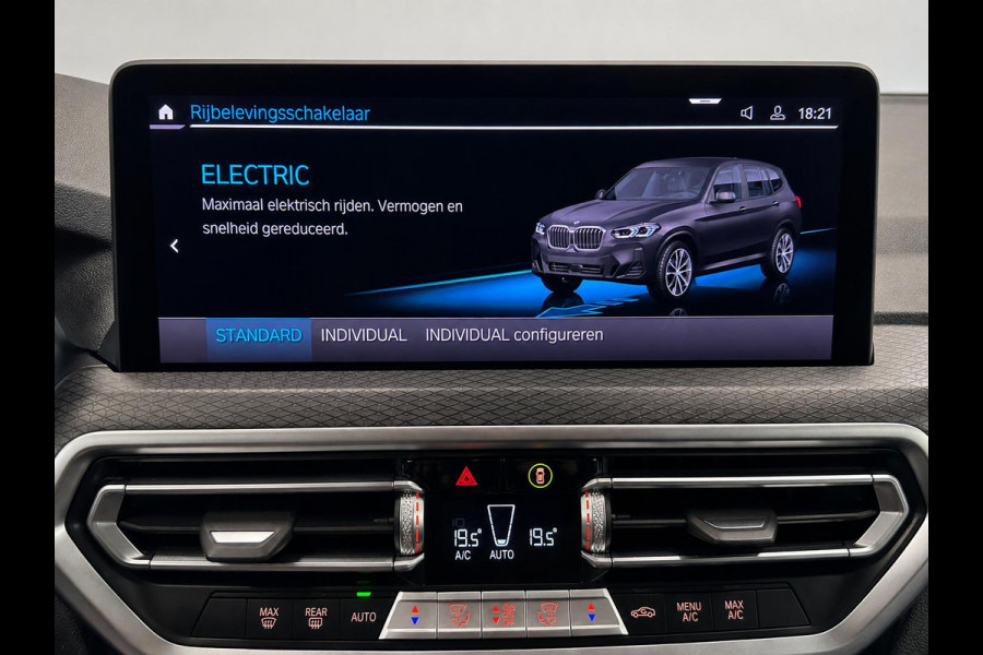 BMW X3 xDrive30e High Executive M-Sport Parking Assistant Plus+ Surround View, Active Cruise Control Live Cockpit Professional, HiFi, Wireless Charging, Extra getint glas 19 inch M-velgen.