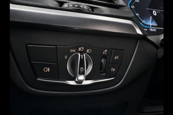 BMW X3 xDrive30e High Executive M-Sport Parking Assistant Plus+ Surround View, Active Cruise Control Live Cockpit Professional, HiFi, Wireless Charging, Extra getint glas 19 inch M-velgen.
