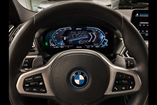 BMW X3 xDrive30e High Executive M-Sport Parking Assistant Plus+ Surround View, Active Cruise Control Live Cockpit Professional, HiFi, Wireless Charging, Extra getint glas 19 inch M-velgen.