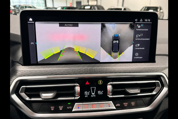 BMW X3 xDrive30e High Executive M-Sport Parking Assistant Plus+ Surround View, Active Cruise Control Live Cockpit Professional, HiFi, Wireless Charging, Extra getint glas 19 inch M-velgen.