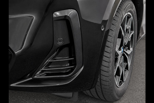 BMW X3 xDrive30e High Executive M-Sport Parking Assistant Plus+ Surround View, Active Cruise Control Live Cockpit Professional, HiFi, Wireless Charging, Extra getint glas 19 inch M-velgen.