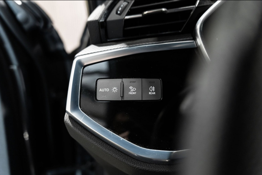 Audi Q3 Sportback 45 TFSI e S-line LED CAMERA CARBON VOLL