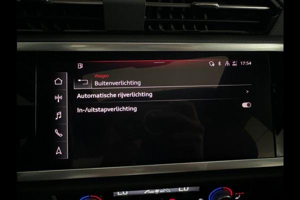 Audi Q3 45 TFSI e Business Edition Pano|Keyless|Leer|Sfeer