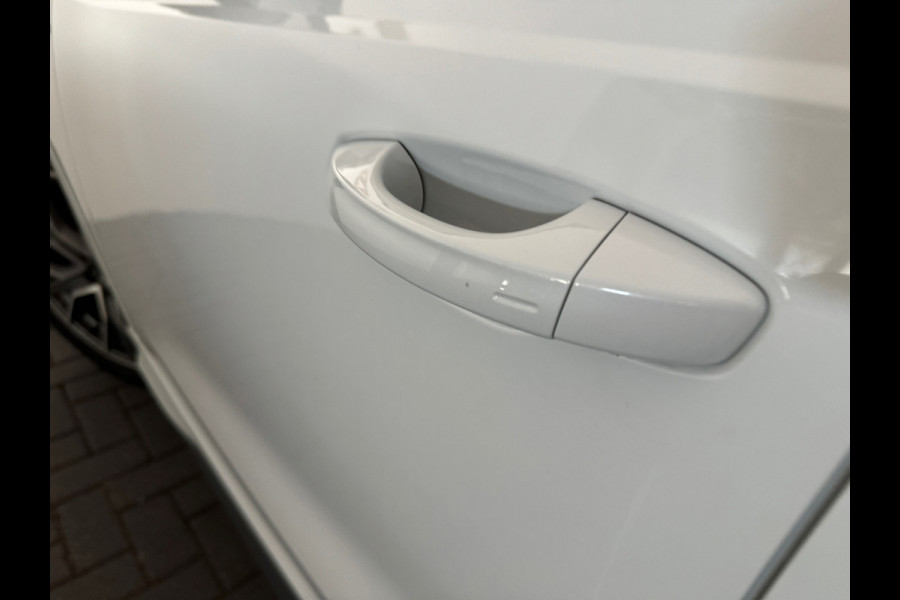 Audi Q3 45 TFSI e Business Edition Pano|Keyless|Leer|Sfeer