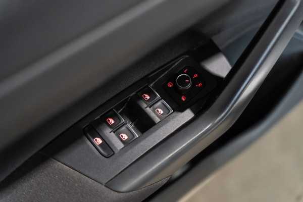 Volkswagen Polo 1.0 TSI R-line DSG NAVI CAMERA CRUISE