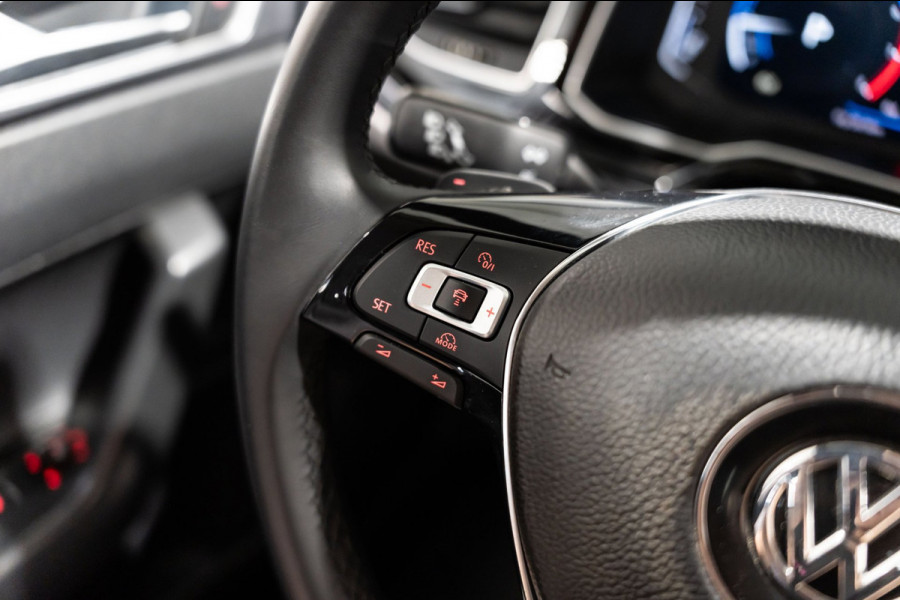 Volkswagen Polo 1.0 TSI R-line DSG NAVI CAMERA CRUISE