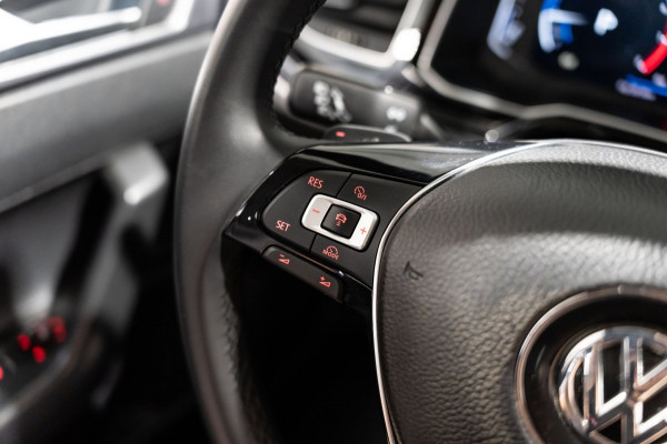 Volkswagen Polo 1.0 TSI R-line DSG NAVI CAMERA CRUISE