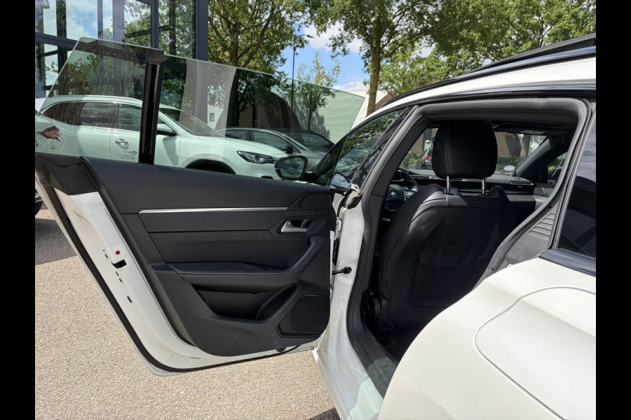 Peugeot 508 1.6 HYbrid GT VAN: 26.900,- VOOR 23.877,- UW WKVOORDEEL: 3.023,- | PHEV| AFNEEMBARE TREKHAAK| PANO| ELEKTRISCHE ACHTERKLEP| ACHTERUITRIJCAMERA| RIJKLAAR GELEVERD INCL. 12 MND BOVAG GARANTIE| DODE HOEK SENSOR|