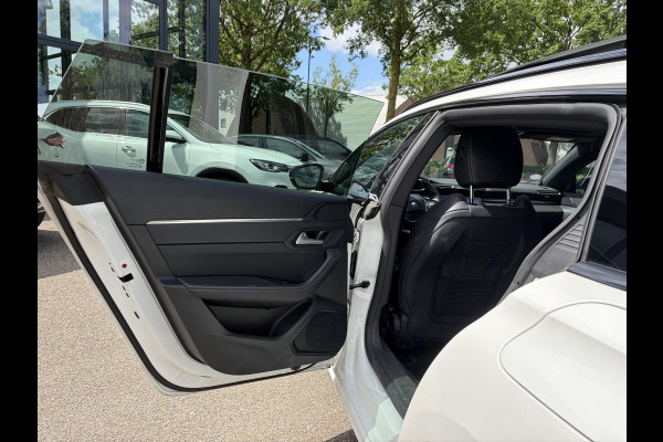 Peugeot 508 1.6 HYbrid GT VAN: 26.900,- VOOR 23.877,- UW WKVOORDEEL: 3.023,- | PHEV| AFNEEMBARE TREKHAAK| PANO| ELEKTRISCHE ACHTERKLEP| ACHTERUITRIJCAMERA| RIJKLAAR GELEVERD INCL. 12 MND BOVAG GARANTIE| DODE HOEK SENSOR|