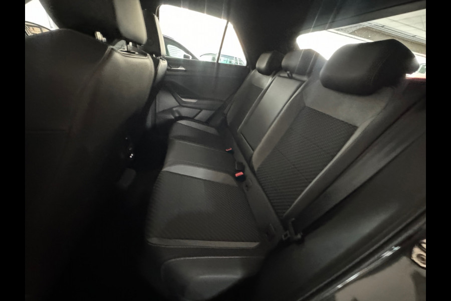 Volkswagen T-Roc 2.0 TSI 4Motion R Pano|Akra|Keyless|Sfeer