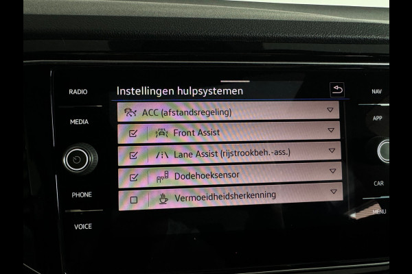 Volkswagen T-Roc 2.0 TSI 4Motion R Pano|Akra|Keyless|Sfeer