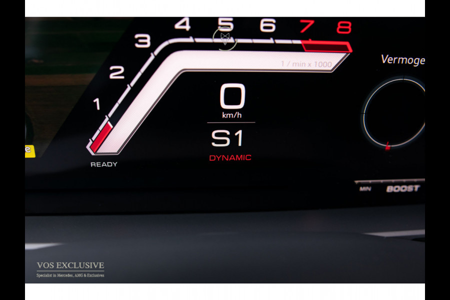 Audi Q8 4.0 TFSI RS Q8 quattro Performance URBAN|FULL CARBON|B&O|Ceramic|ACC|24"|Dynamic Plus|Keyless|Softclose|Standkachel|360°
