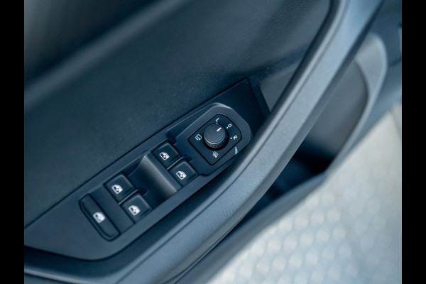 Škoda Karoq 1.5 TSI ACT Sportline Business | Panodak | Trekhaak wegkl. | Stoel geheugen | Leder | Prijs Rijklaar!!