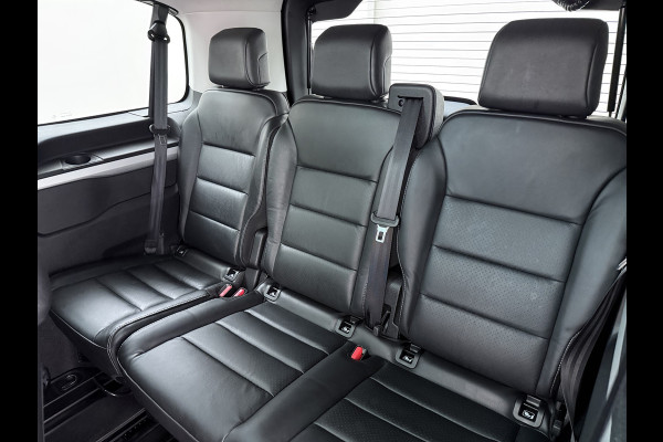 Opel Vivaro Combi Electric 8-Persoons L2 75kWh Leder Panoramadak 2X Elek.Schuifdeur Trekhaak 360°Camera Stoelverwarming Apple Carplay Android Auto Navi Ecc SOH 90% Cruise Control Regen-Lichtsensor Privacy Glas Lmv DAB Led 1.000KG Trekgewicht Garantie op Accu tot 19-12-2030/160.000km