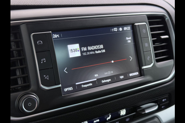 Opel Vivaro Combi Electric 8-Persoons L2 75kWh Leder Panoramadak 2X Elek.Schuifdeur Trekhaak 360°Camera Stoelverwarming Apple Carplay Android Auto Navi Ecc SOH 90% Cruise Control Regen-Lichtsensor Privacy Glas Lmv DAB Led 1.000KG Trekgewicht Garantie op Accu tot 19-12-2030/160.000km