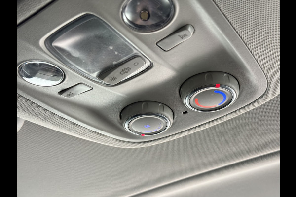 Opel Vivaro Combi Electric 8-Persoons L2 75kWh Leder Panoramadak 2X Elek.Schuifdeur Trekhaak 360°Camera Stoelverwarming Apple Carplay Android Auto Navi Ecc SOH 90% Cruise Control Regen-Lichtsensor Privacy Glas Lmv DAB Led 1.000KG Trekgewicht Garantie op Accu tot 19-12-2030/160.000km
