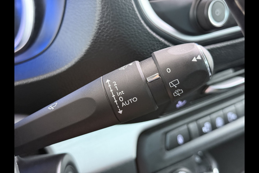Opel Vivaro Combi Electric 8-Persoons L2 75kWh Leder Panoramadak 2X Elek.Schuifdeur Trekhaak 360°Camera Stoelverwarming Apple Carplay Android Auto Navi Ecc SOH 90% Cruise Control Regen-Lichtsensor Privacy Glas Lmv DAB Led 1.000KG Trekgewicht Garantie op Accu tot 19-12-2030/160.000km